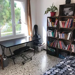 https://chez-val-dam.fr-provencehotel.com